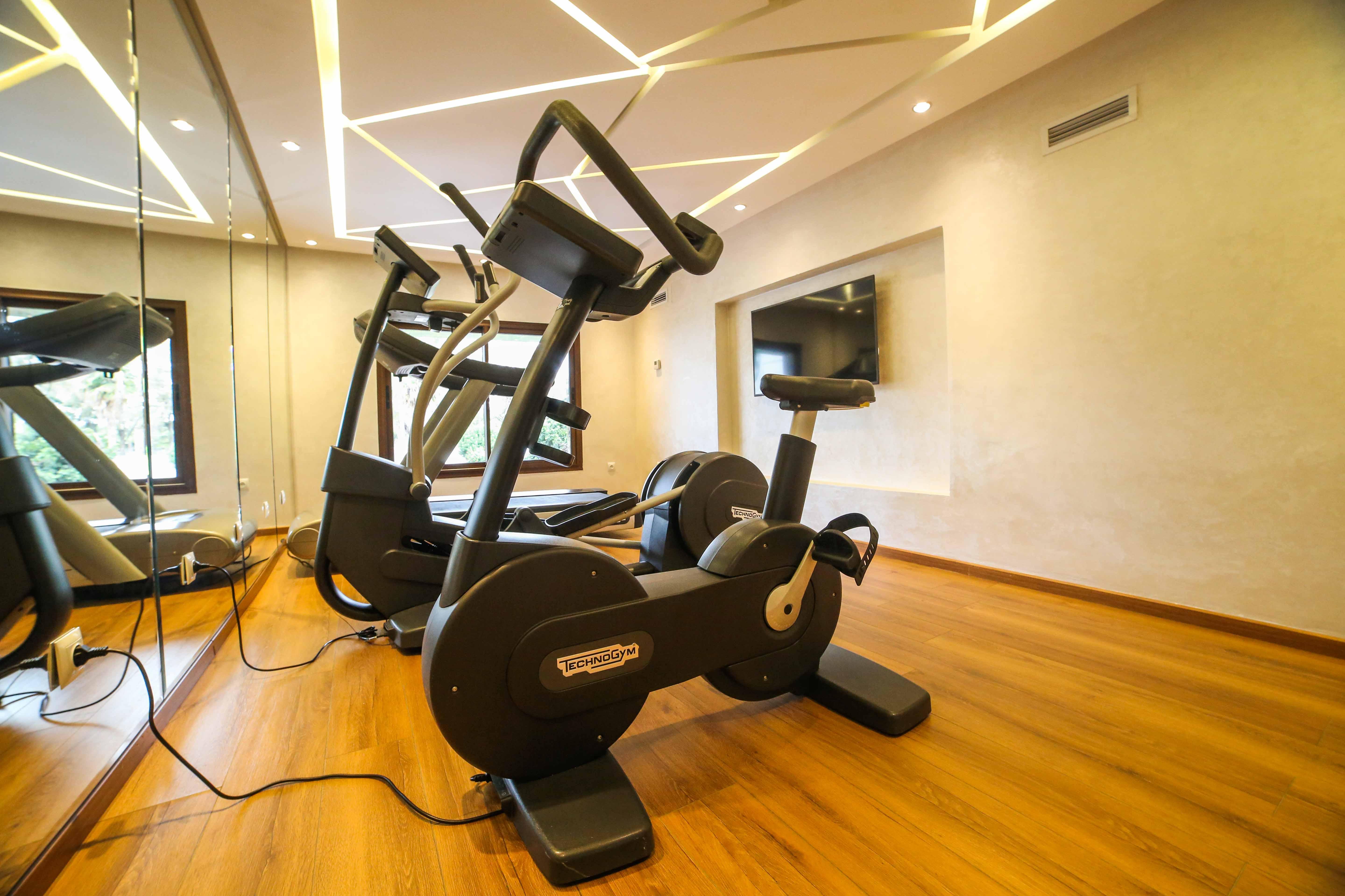 Suite Hotel Casa Diamond 카사블랑카 외부 사진 The gym at the hotel