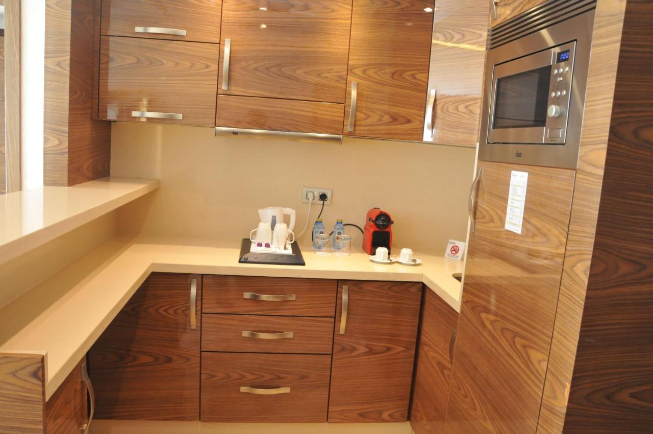 Suite Hotel Casa Diamond 카사블랑카 외부 사진 A private kitchen in a suite
