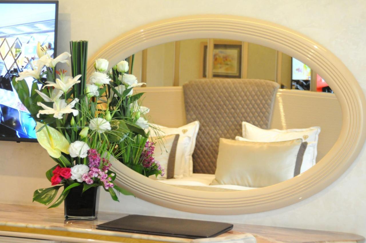 Suite Hotel Casa Diamond 카사블랑카 외부 사진 A mirror