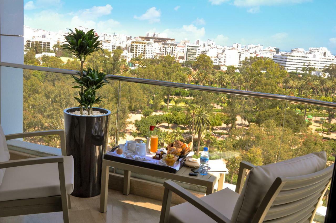 Suite Hotel Casa Diamond 카사블랑카 외부 사진 View from the balcony of a suite at the Athens Hilton